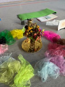 Yogapraxis in der Turnhalle